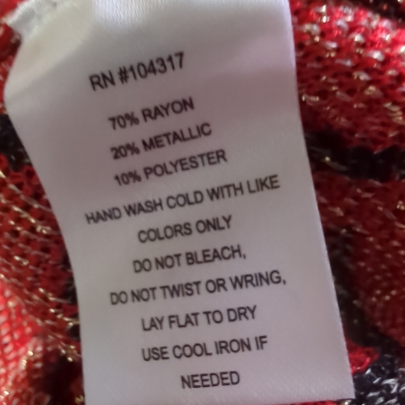 Derek♥️Heart Women's Knit Metallic Plus Size 1 X Red Stripe Zigzag Cropped Top - Picture 4 of 6